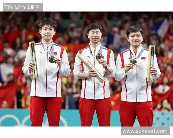 马龙与足球明星同框合影展现体育精神与友谊的完美结合 马龙与足球明星同框合影展现体育精神与友谊的完美结合