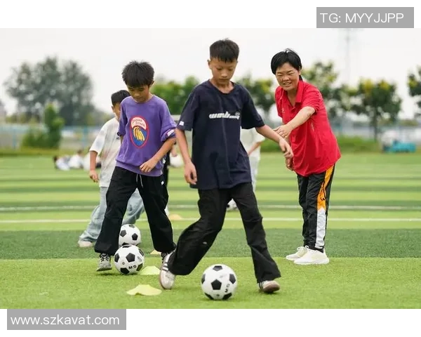 足球场上的传奇我是一名足球明星与梦想同行的故事 足球场上的传奇我是一名足球明星与梦想同行的故事