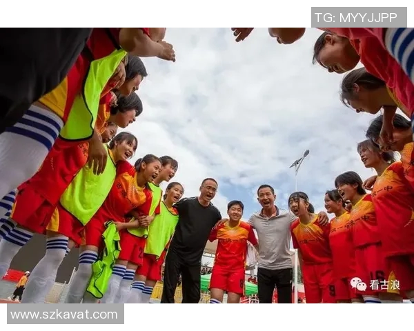 足球明星的魅力与风采男神女神的完美对决与合作 足球明星的魅力与风采男神女神的完美对决与合作