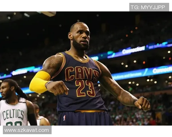 篮球明星男人的荣耀与挑战：从赛场到生活的全景探索